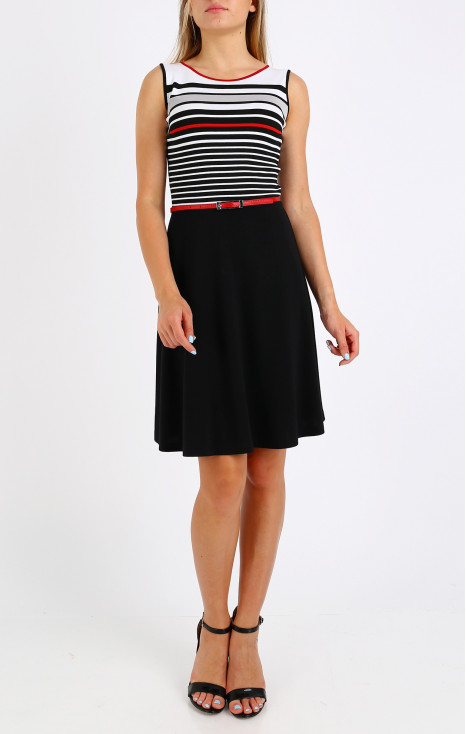 Sleeveless dress in stripes