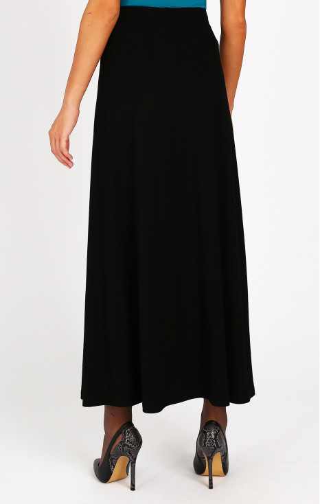 Maxi skirt in Black