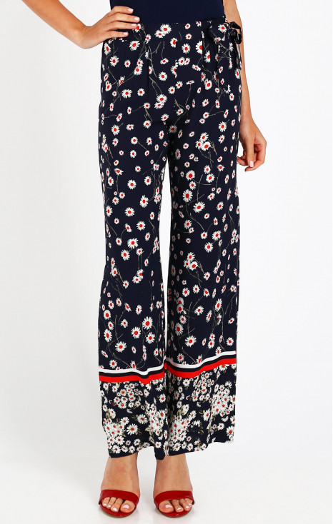 Tie Belt Trousers with a Print in Red
