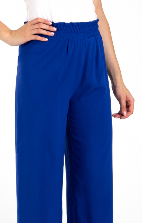 Loose-fit trousers