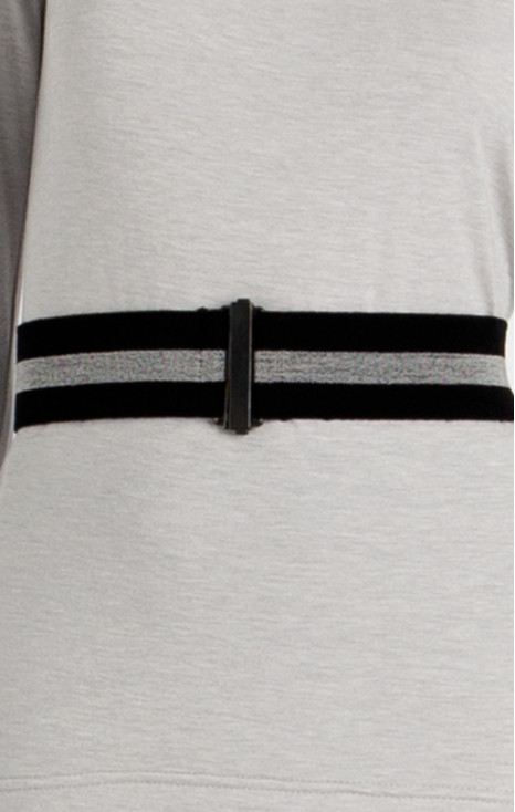 Elastic belt with front closure