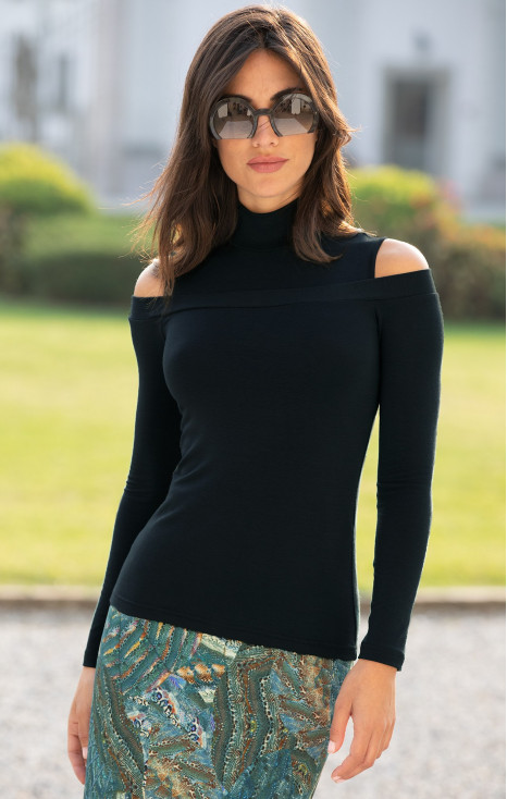 Blouse with cut-out sleeves