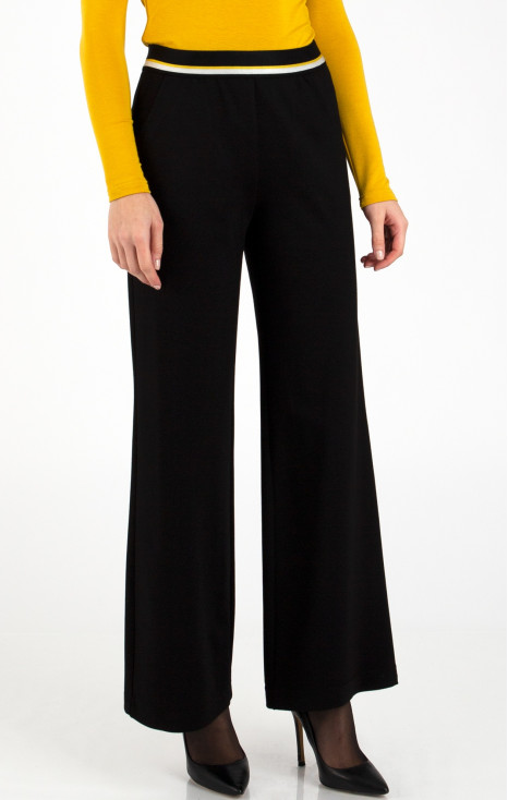Loose fit trousers