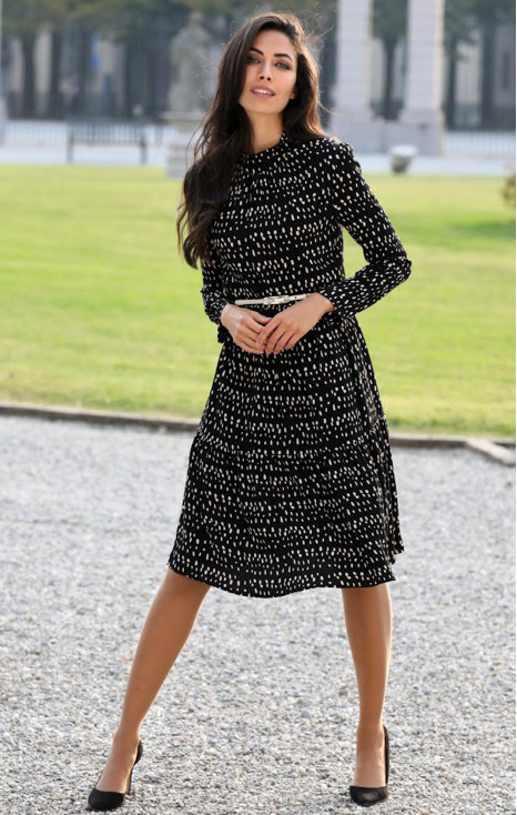Long Sleeves Dress with Frills