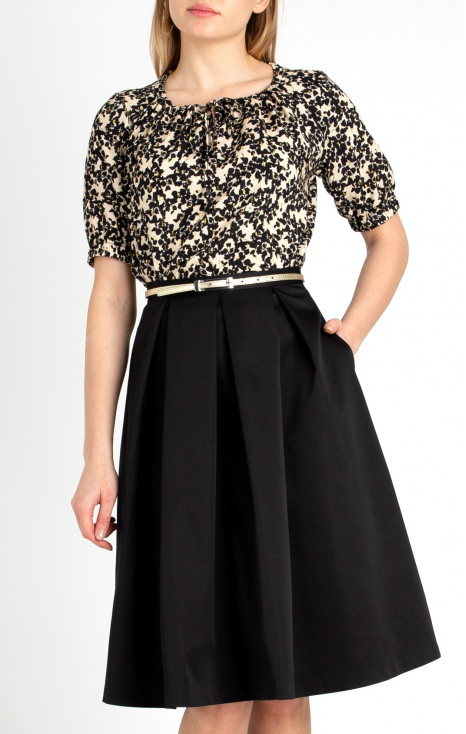 Elegant black skirt