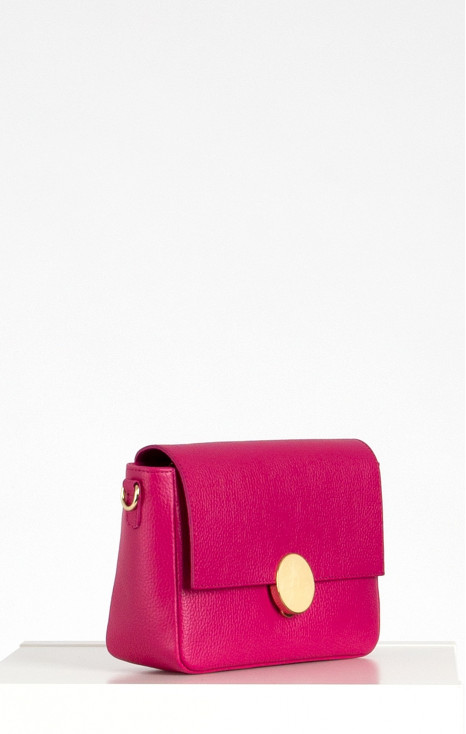 Shoulder bag with a Gold Chain in Fuchsia