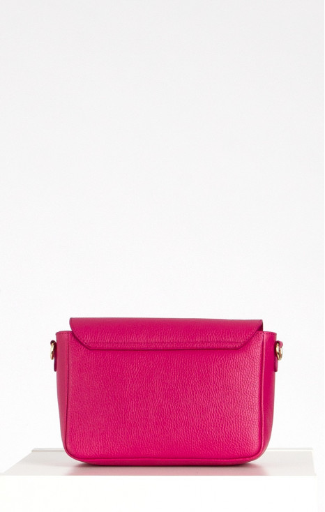 Shoulder bag with a Gold Chain in Fuchsia