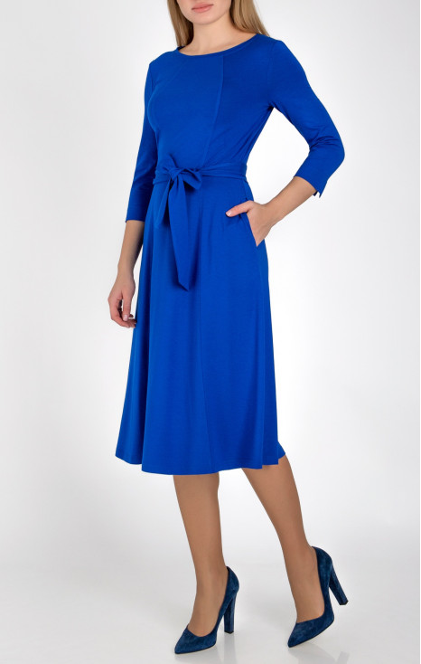 Stylish tricot dress with belt and pockets in blue color