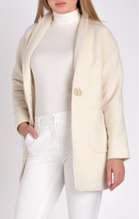 Luxury short coat in Ivory color
