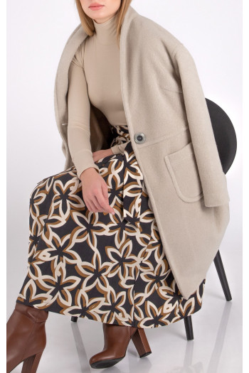 Elegant Long Coat in Beige [1]