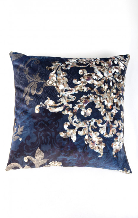 High quality cushion cover with graphic print