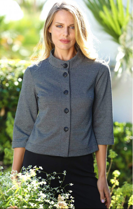 Short Jacket with Buttons in Black and White