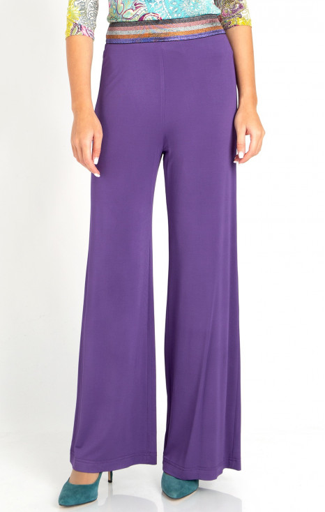 Wide leg trousers in Purple