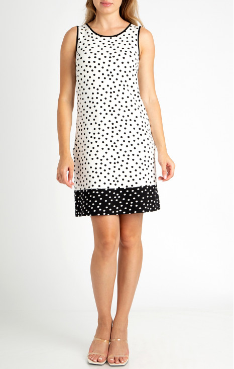 Loose silhouette dress in Polka Dots