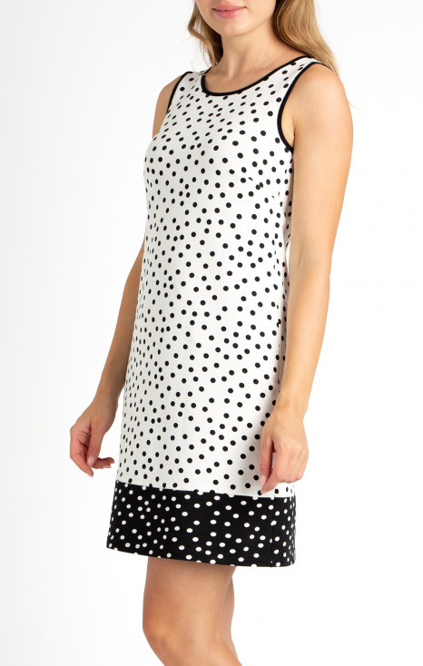 Loose silhouette dress in Polka Dots