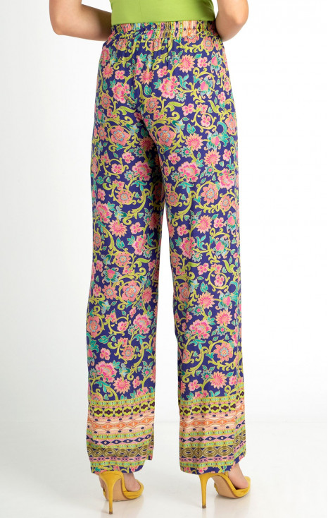 Wide Leg Trousers with a Print in Pink [1]