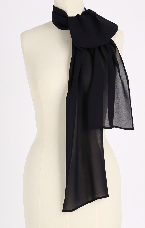 Lightweight scarf in Black