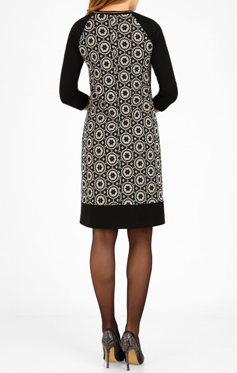 Elegant straight dress in jacquard knit with graphic ornamental motif