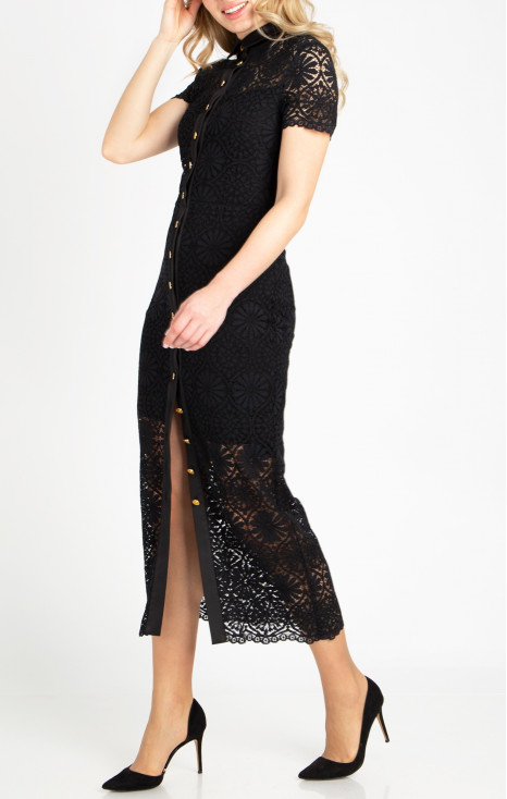 Elegant long dress in black floral lace with short sleeves
