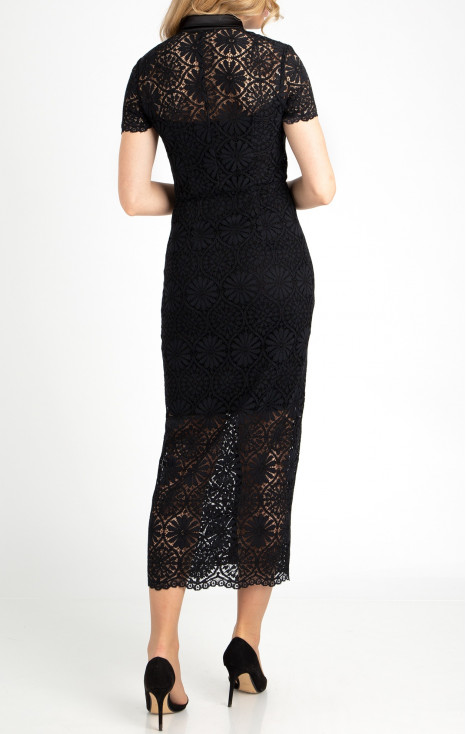 Elegant long dress in black floral lace with short sleeves