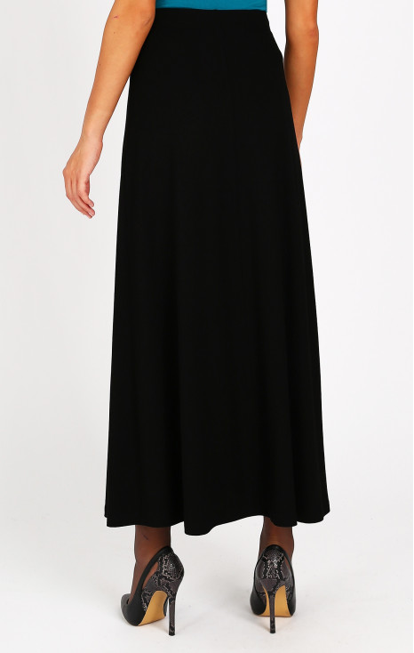 Black maxi skirt [1]