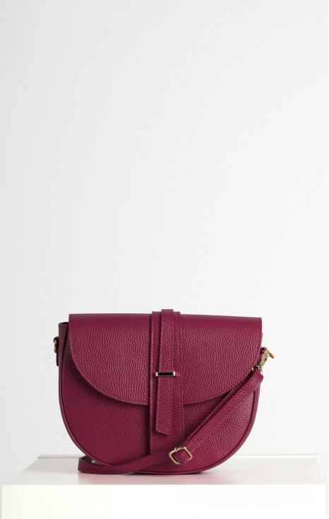 Leather handbag in Wine Red