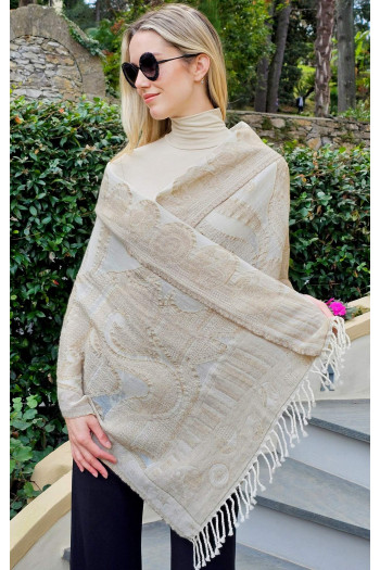 A warm wool jacquard scarf