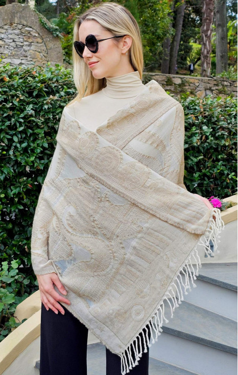 A warm wool jacquard scarf