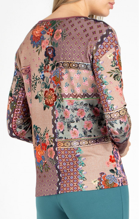 Blouse with floral motifs