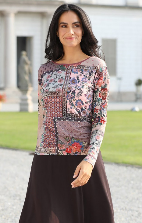 Blouse with floral motifs [1]