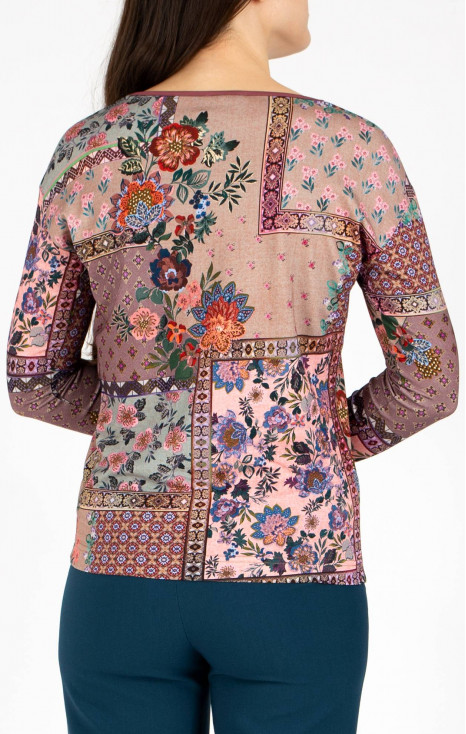 Blouse with floral motifs [1]