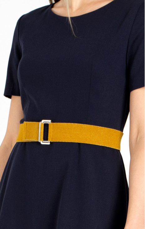 Elastic belt with front closure