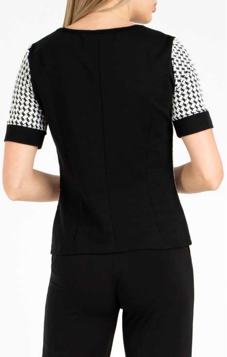 Stylish short sleeve blouse in Black and White [1]