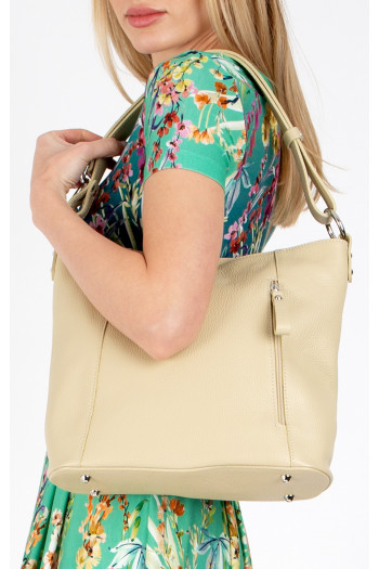 Stylish and practical medium leather bag in White Sand colour