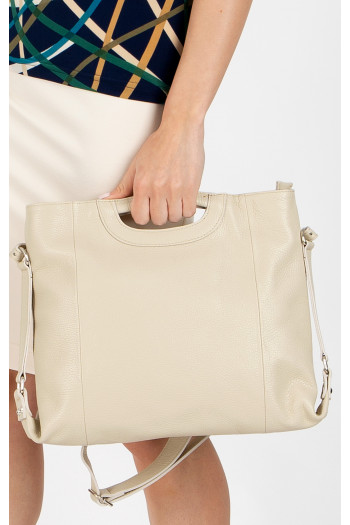 Stylish and practical medium leather bag [1]