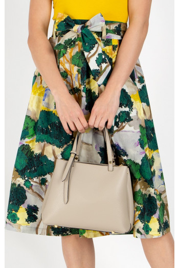 Stylish and practical medium leather bag