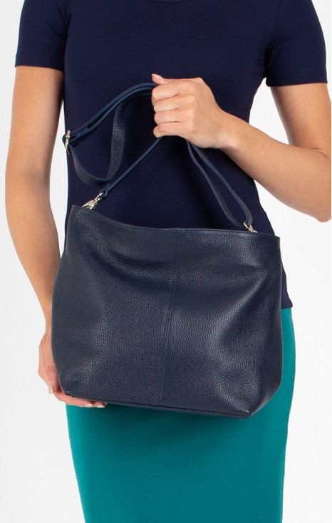 Stylish and practical medium leather bag [1]