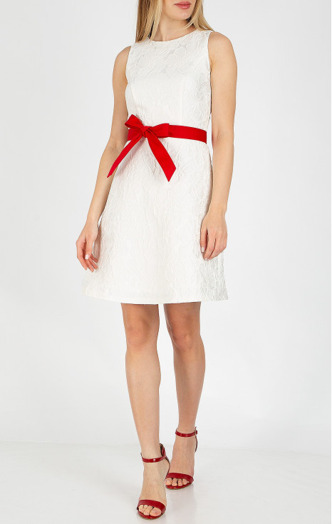 A luxurious jacquard dress in Vanilla Ice colour