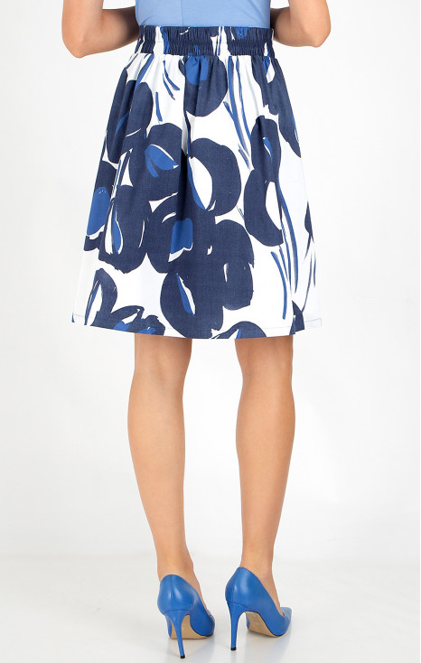 Flared cotton skirt with an abstract print in blue and white [1]