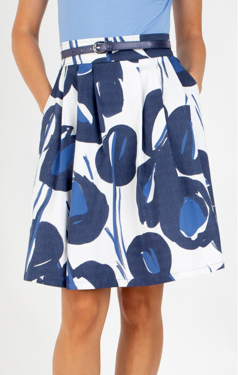 Flared cotton skirt with an abstract print in blue and white