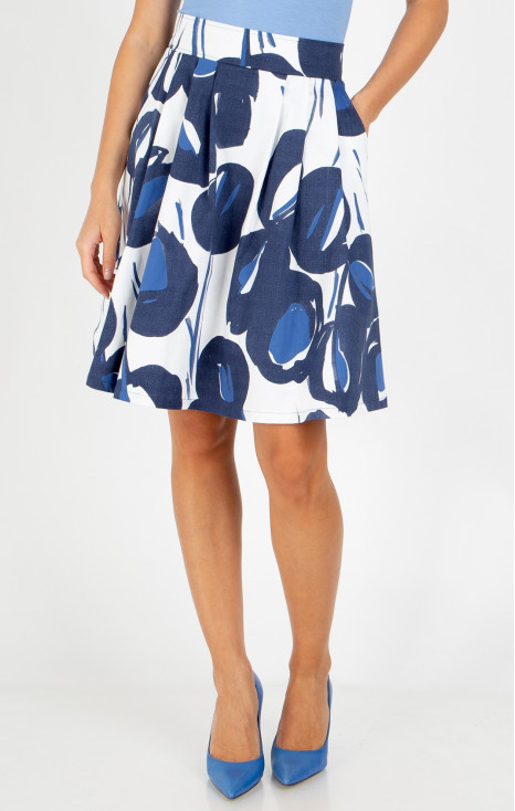 Flared cotton skirt with an abstract print in blue and white