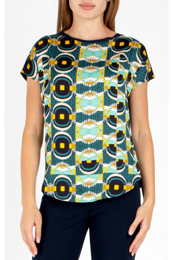 Elegant loose-fit blouse made of satin-finish viscose with a stylish graphic print
