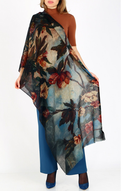 Premium Wool Scarf &ndash; Dark Blossom Elegance