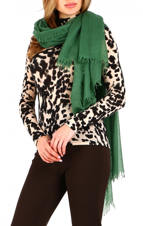 Warm wool scarf in Deep Grass Green