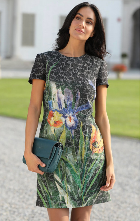 Elegant dress in luxurious jacquard with a beautiful floral print