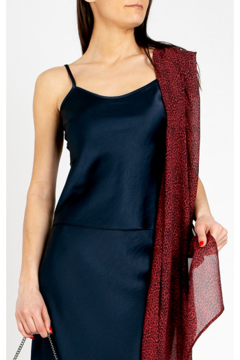 Elegant lightweight scarf with a burgundy leopard print [1]