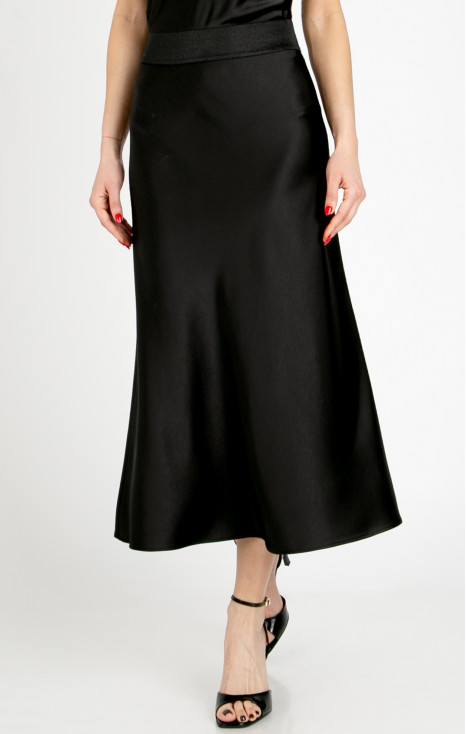 Elegant satin skirt in Black