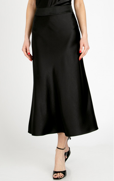 Elegant satin skirt in Black