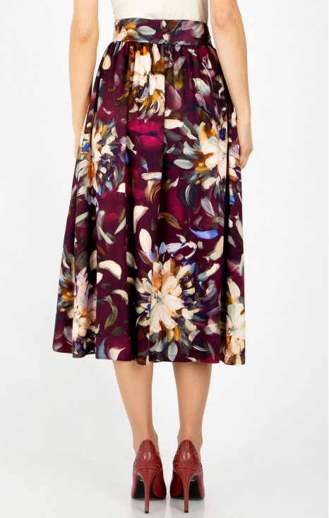 Midi skirt made from luxurious viscose in Grape Wine with a painterly floral print [1]