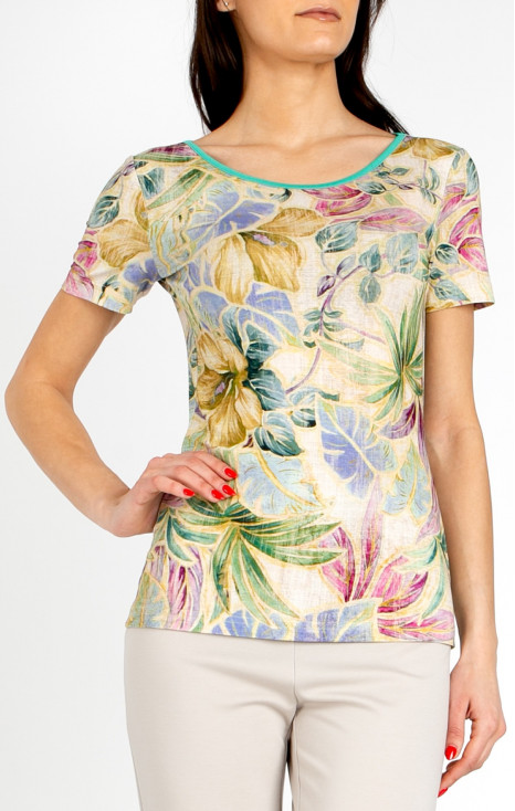 Fitted blouse in sandy beige with delicate floral motifs